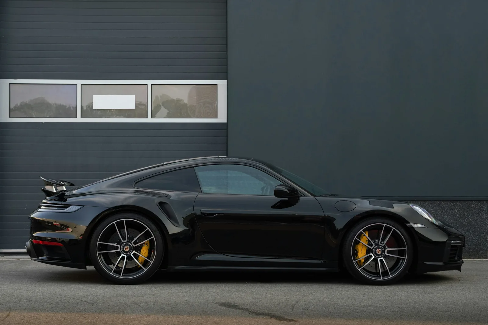 Glossy vehicle exterior after WCAP exterior detailing and protection work